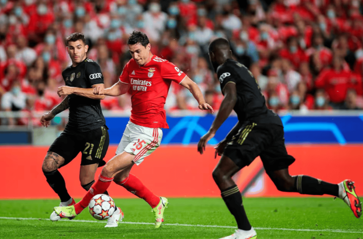 英雄资料-那不勒斯迎足总杯关键赛，窗口期再遭质疑，压力陡增，训练强度明显提升(humiliation中文翻译)