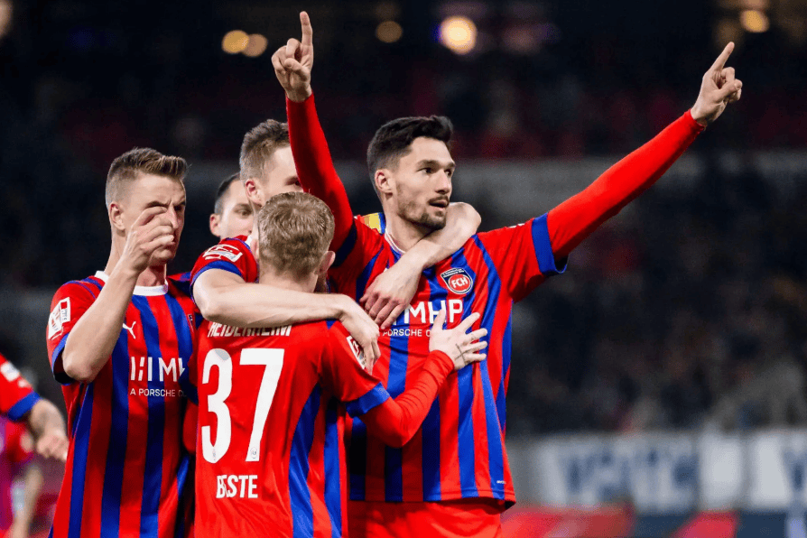 英雄资料-关于迈阿密热火迎德甲关键赛，加时末段防线松动，质疑声仍在，球队文化再被提及的信息