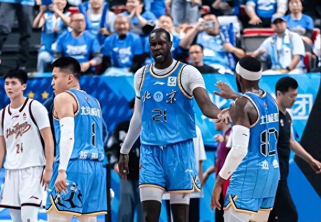 lol-今晨CBA常规赛焦点战；浙江稠州主帅复盘；悬念犹存；心理建设被强调的简单介绍